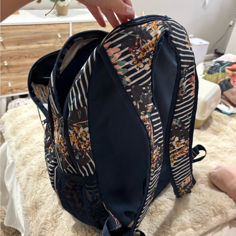 Roxy Blue and Pink Backpack with Vibrant Design - Picture 7 of 7